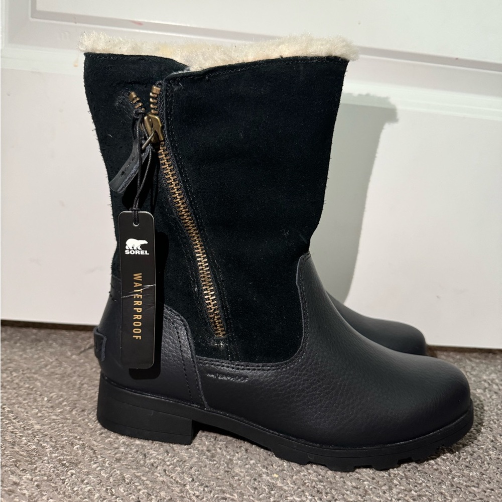 Black Sorel waterproof boots